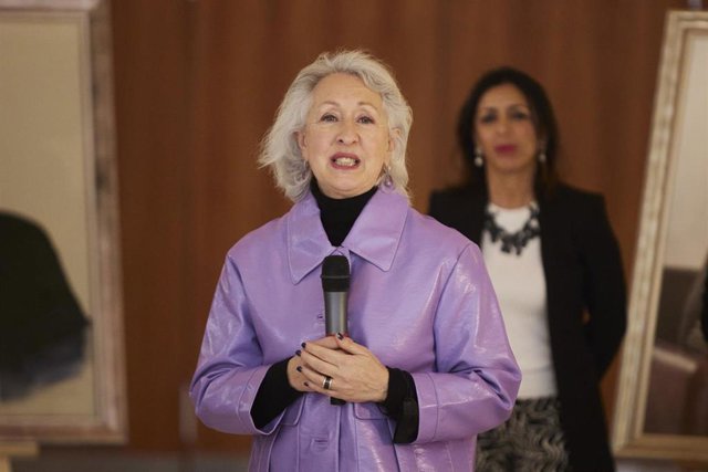Archivo - La expresidenta del Parlamento, Fuensanta Coves, durante el acto de descubrimiento de los retratos de los expresidentes de la Cámara andaluza en Parlamento de Andalucía, a 25 de febrero de 2022 en Sevilla (Andalucía, España).