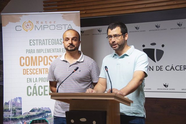 El gerente del Consorcio MásMedio, Gustavo Pérez en la presentación del curso de compostaje