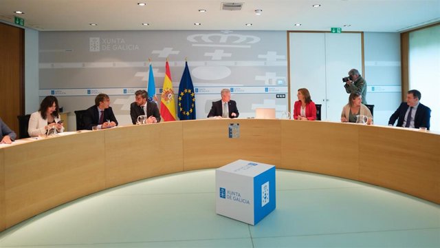 El presidente de la Xunta, Alfonso Rueda, dirige la reunión del Consello. 05/10/2023.