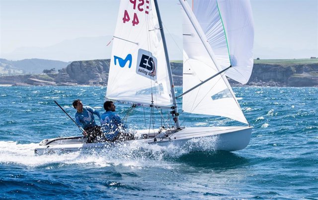 Nico Rodríguez, junto a Jordi Xammar en una competición de la clase 470.