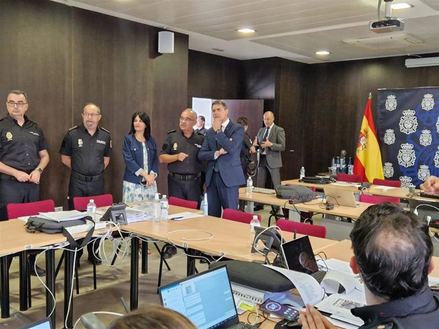 Fernández destaca la "normalidad absoluta" en Granada durante la Cumbre de la Comunidad Política Europea.