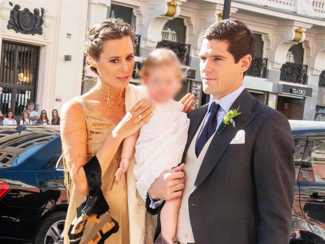 CLAUDIA OSBORNE, SU HIJA MICAELA Y SU MARIDO JOSÉ ENTRECANALES