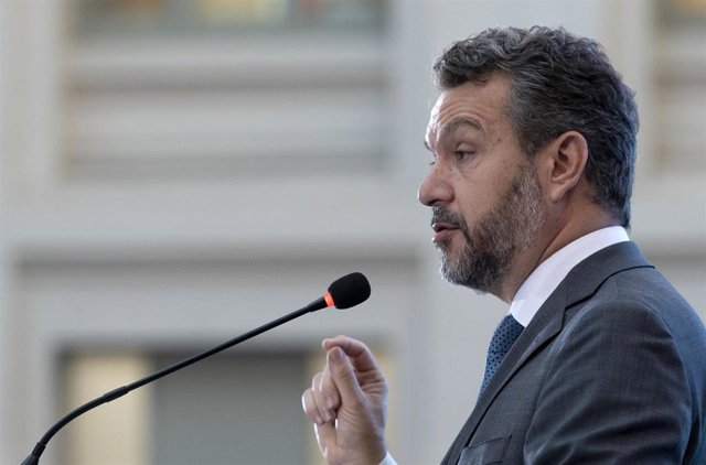 El presidente de la CNMV, Rodrido Buenaventura, interviene durante el foro ESG Summit Europe, en el Palacio de Cibeles, a 28 de septiembre de 2023, en Madrid (España).