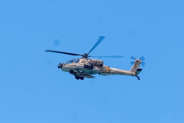 Archivo - Un helicóptero AH-64 Apache de la Fuerza Aérea de Israel en Tel Aviv (archivo)