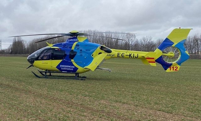 Archivo - Helicóptero medicalizado.