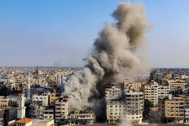 November 15, 2018, Gaza, Palestine: (INT) Smoke and flames billow after Israeli forces hit a high-rise tower in Gaza City. October10, 2023, Gaza, Palestine.