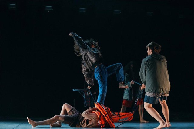 Un momento del ensayo de 'salVa'.