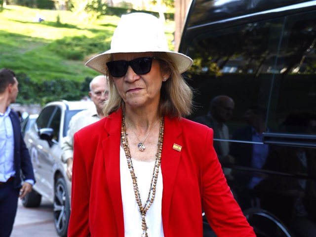 La Infanta Elena en la plaza de toros de Las Ventas para la corrida del día de la Hispanidad