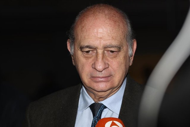 Archivo - El ministre d'Interior, Jorge Fernández Díaz