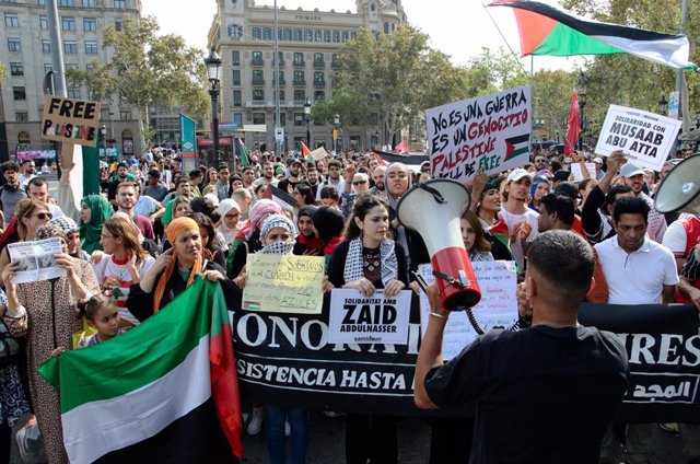 Uns 700 manifestants es manifesten a Barcelona en suport a Palestina