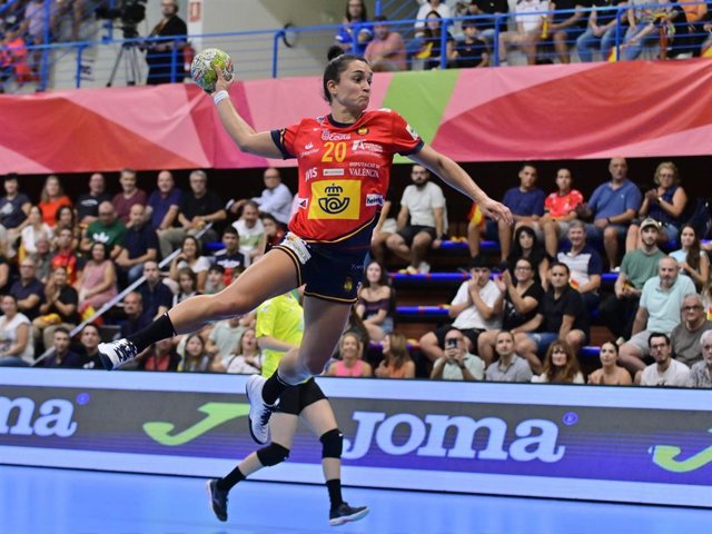 Amaia González de Garibay con las 'Guerreras'