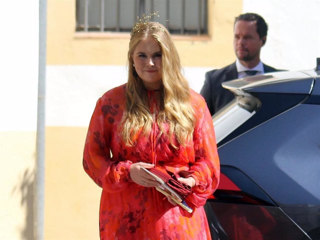 La Princesa Catalina Amalia de Orange en la boda de Victoria Elisabeth de Hohenlohe-Langenburg, Duquesa de Medinaceli y Maxime Corneille en iglesia de San Miguel  a 14 de Octubre de 2023 en Jerez de la Frontera, Cádiz (España).