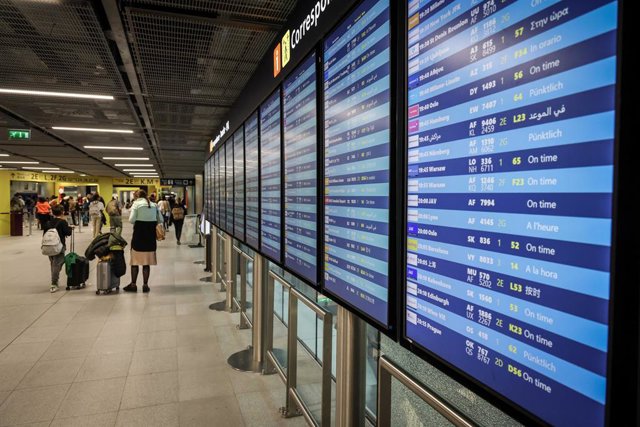 Archivo - Imagen de archivo de un aeropuerto de Francia.