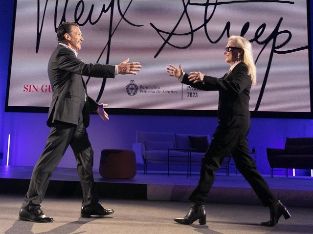 Los actores Meryl Streep y Antonio Banderas participan en el acto ‘Sin guion. Encuentro con el público’, en el Palacio de Congresos de Oviedo