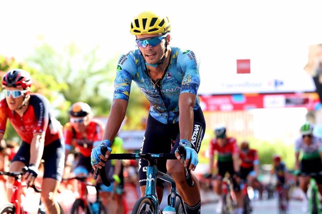 El ciclista español Javier Romo, en su época en Astana, ficha por el Movistar Team hasta 2025