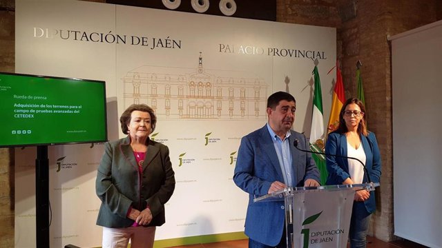 Reyes informa sobre la adquisición de terrenos para el Cetedex.