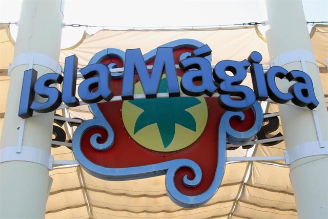 Archivo - Parque temático Isla Mágica en Sevilla.