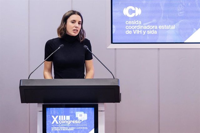 La ministra de Igualdad en funciones, Irene Montero, interviene durante el acto de apertura del XIII Congreso CESIDA, a 20 de octubre de 2023, en Madrid (España). El encuentro ha sido organizado por la Coordinadora estatal de VIH y sida (CESIDA).