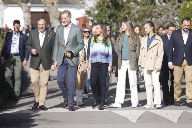 La Familia Real en Arroes, Villaviciosa, Pueblo Ejemplar 2023.