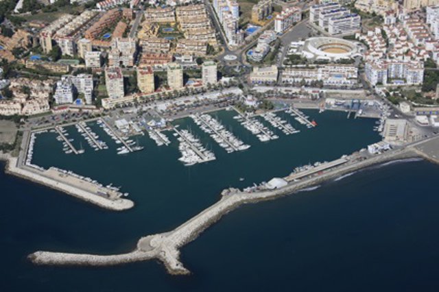 Archivo - Imagen de archivo del Puerto de Estepona.