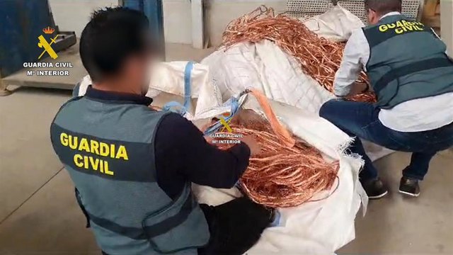Detenidas tres personas por robar media tonelada de cable de cobre de una empresa de l'Alcora