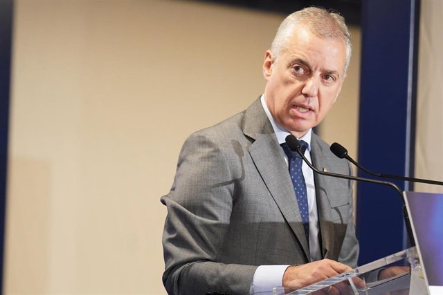 El Lehendakari, Iñigo Urkullu, interviene durante un desayuno informativo en Bilbao