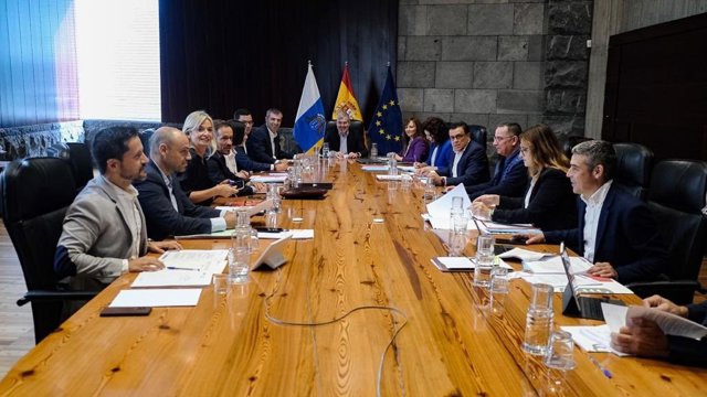 El Consejo de Gobierno ha aprobado hoy lunes, a propuesta de la consejera de Hacienda y Relaciones con la Unión Europa, Matilde Asián, el proyecto de Ley de Presupuestos Generales de la Comunidad Autónoma para 2024, el primero de la Legislatura