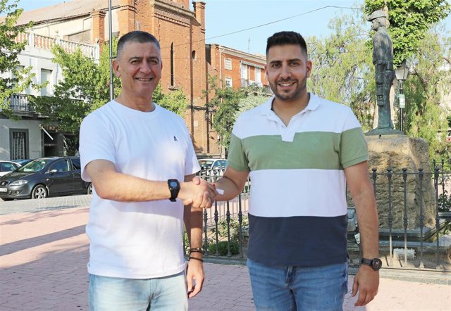 Archivo - Foto de archivo del acuerdo alcanzado, y ahora roto, entre IU y PSOE en Peñarroya-Pueblonuevo.