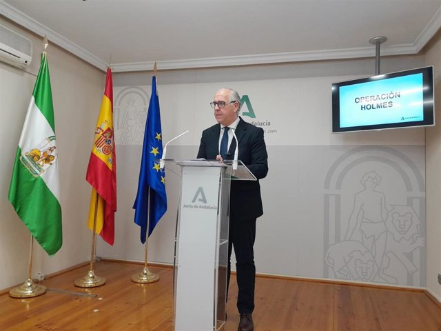 Jesús Estrella informa sobre la recompra de inmuebles.