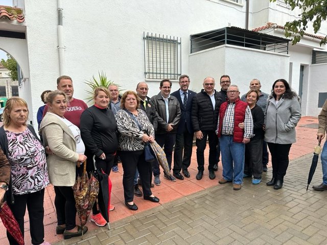 Visita a las viviendas que se van a beneficiar de la ayuda