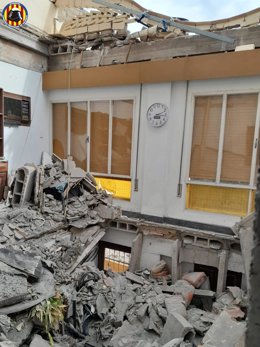 Rescatan a un hombre atrapado en el interior de una vivienda tras derrumbarse en Ontinyent (Valencia)