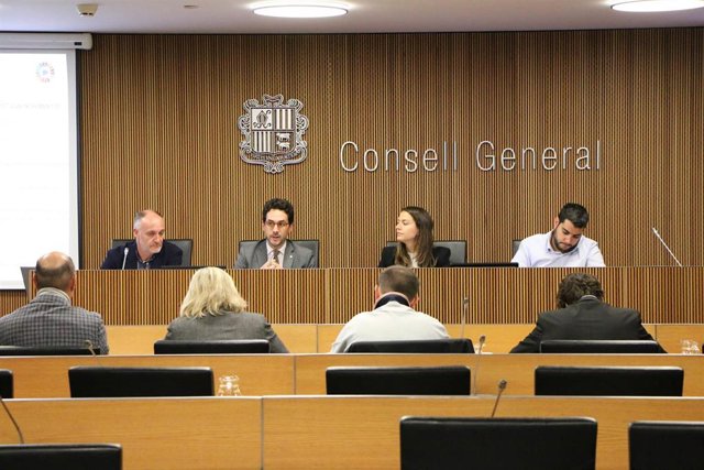 La comparecencia del ministro de Agricultura.