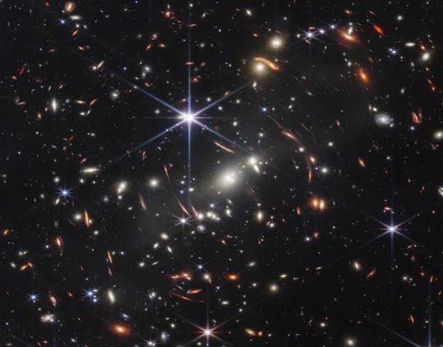 Galaxias distantes captadas por el telescopio Webb