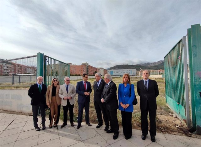 Nieto, junto a responsables de la Junta y profesionales de la justicia en Jaén, visita el solar de la Ciudad de la Justicia.