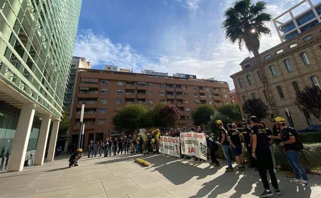 Bomberos Forestales (BBFF) de la GVA se concentran por la estabilidad laboral y un primer convenio para la SGISE en un contexto de crisis climática