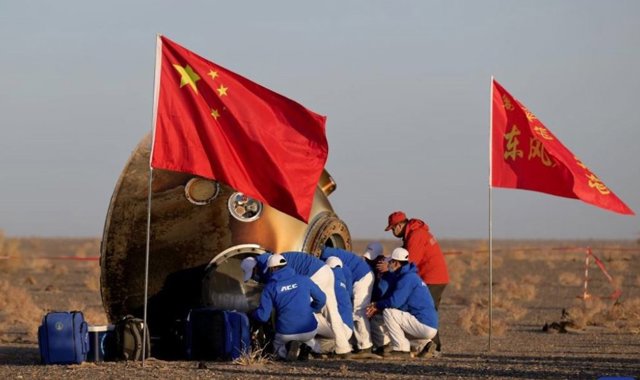 Cápsula de la nave espacial Shenzhou 16 tras regresar a la Tierra