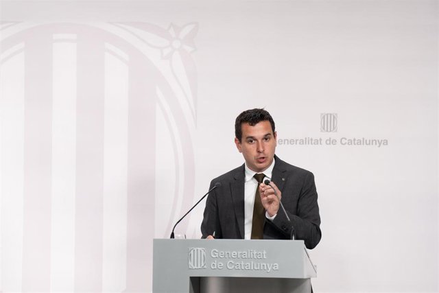 Archivo - El director de la Agència Catalana de l'Aigua (ACA), Samuel Reyes, durante una rueda de prensa tras la reunión del Consell Executiu, en el Palau de la Generalitat, a 2 de mayo de 2023, en Barcelona, Catalunya (España). La portavoz del Govern ha 