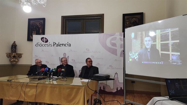 Monseñor Herrero anuncia al nuevo obispo de Palencia.