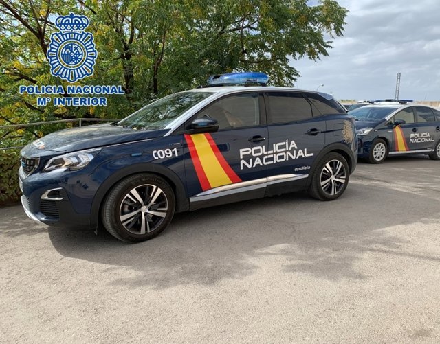 Archivo - Vehículo de la Policía Nacional