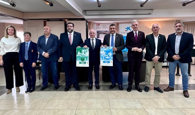 Instituciones y representantes de la Real Federación ESpañola de Kárate presentan la segunda ronda de la  Liga Nacional de Kárate Infantil.