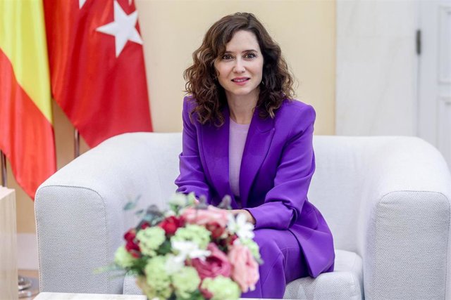 La presidenta de la Comunidad de Madrid, Isabel Díaz Ayuso, durante una reución con el presidente electo de la República del Ecuador, en la Real Casa de Correos, a 3 de noviembre de 2023