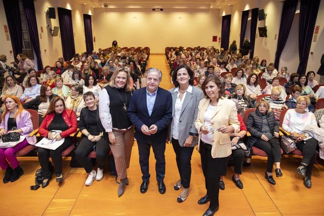 La Diputación de Córdoba acoge el XX Encuentro de Asociaciones de Mujeres.