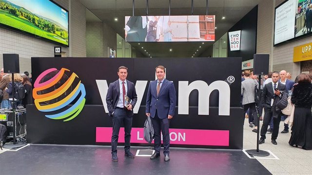 Archivo - El presidente de la Diputación de Almería visita la WTM.