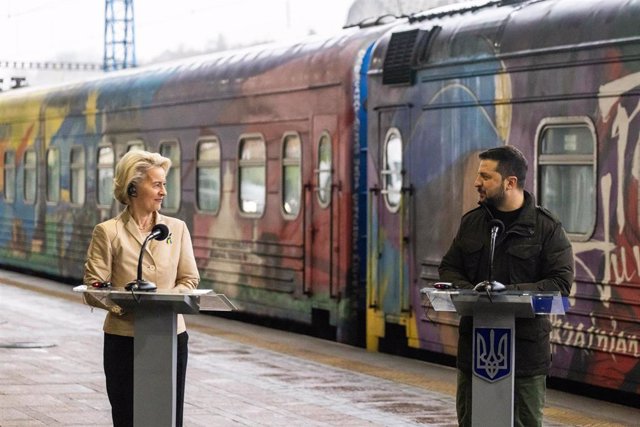 El presidente de Ucrania, Volodimir Zelenski, recibe en Kiev a la presidenta de la Comisión Europea, Ursula Von der Leyen