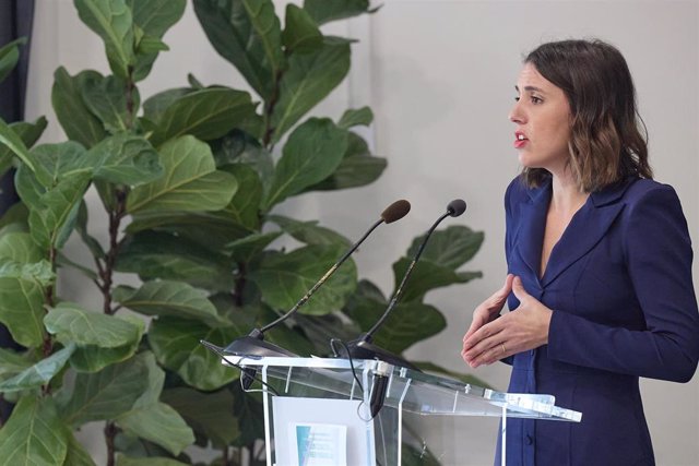 La ministra de Igualdad en funciones, Irene Montero, interviene durante la inauguración de las jornadas sobre corresponsabilidad y cuidados, en el Círculo de Bellas Artes, a 30 de octubre de 2023, en Madrid (España). 