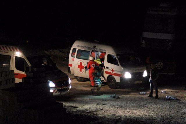 Archivo - Una ambulancia en Líbano