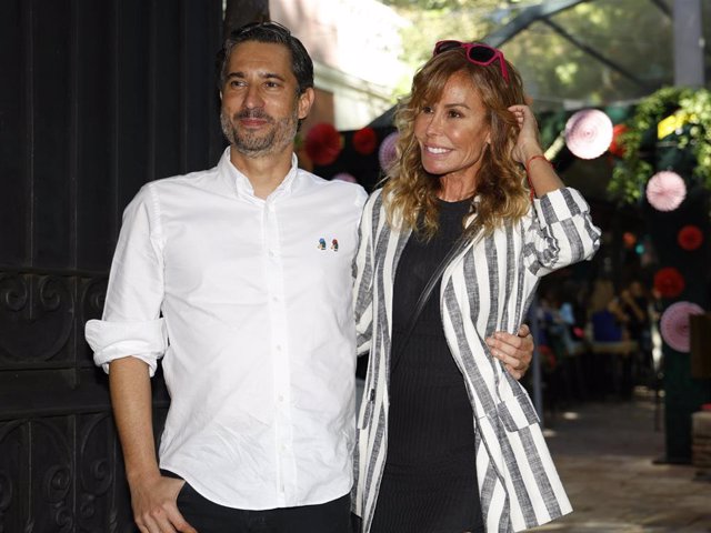 Archivo - Lara Dibildos y su novio, Cándido Conde Pumpido Jr., en el restaurante donde celebran su fiesta de cumpleaños a 23 de Septiembre de 2023 en Madrid (España).