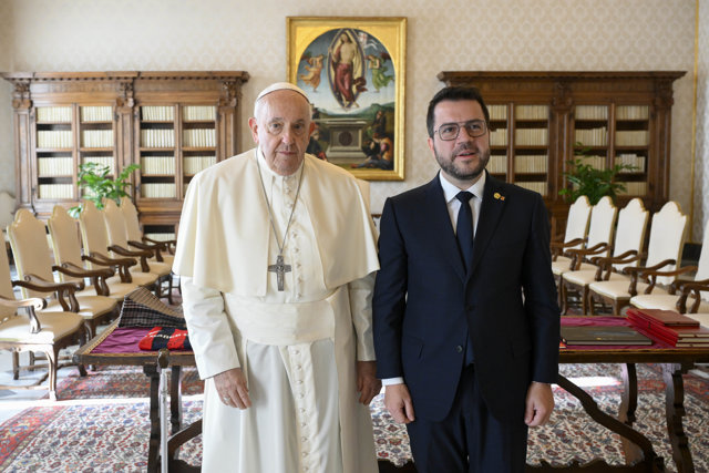El Papa Francisco recibe en audiencia al presidente de la Generalitat, Pere Aragonès, en el Vaticano