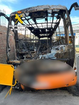Autobús calcinado por menores en Armilla (Granada).