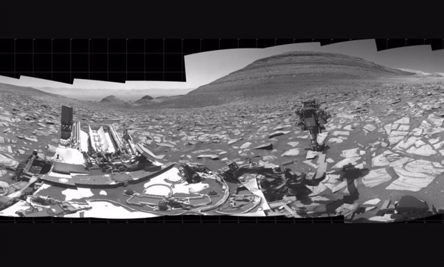 Panorámica dle Monte Sharp tomada por el rover Curiosity